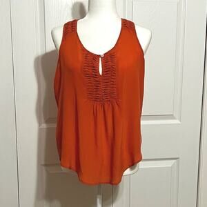 Daniel Rainn sz M red SILK sleeveless tank. Ruched front panel & shoulders.